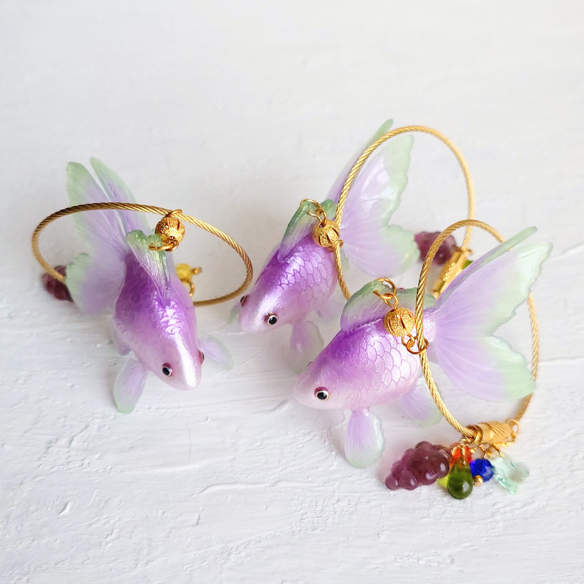 【食べ物シリーズ！】紫色の金魚のバッグチャーム(蒲萄)