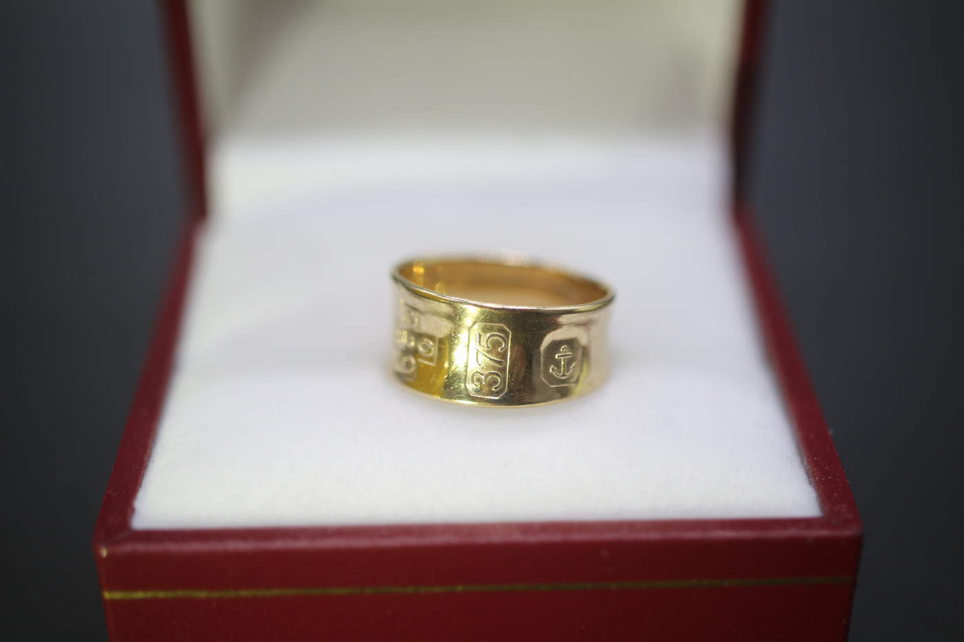 稀少刻印彫刻 ビンテージ 英国 イギリス 2000年 ゴールド 指輪 リング 純金率 375 レディース J184