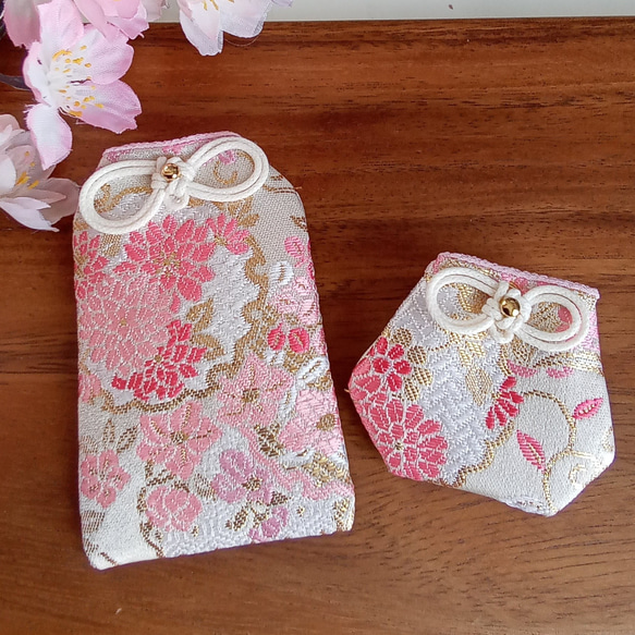 ❁新作❁　お守り袋　金欄　❋お花のブーケ(シャンパン×コーラル)❋　セット売りもあります 1枚目の画像