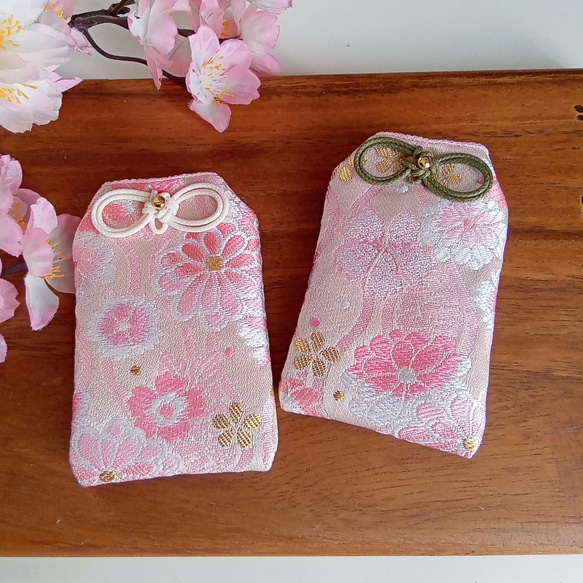 ❊新作❊　お守り袋　金欄　❋菊桜❋(ピンク)　 4枚目の画像