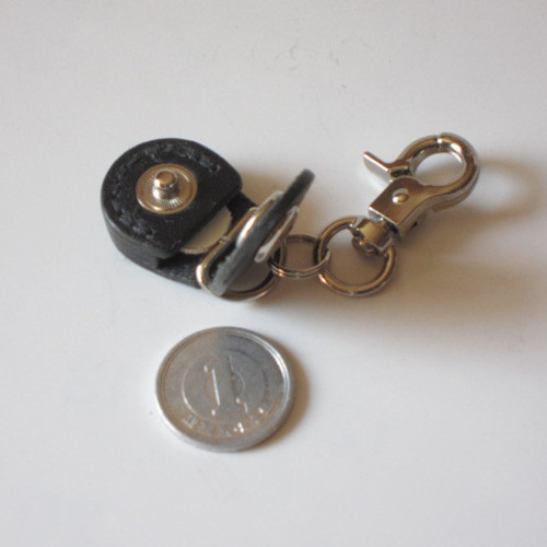 ○ はち様予約 ykk apシールキーホルダー/シールキーケース