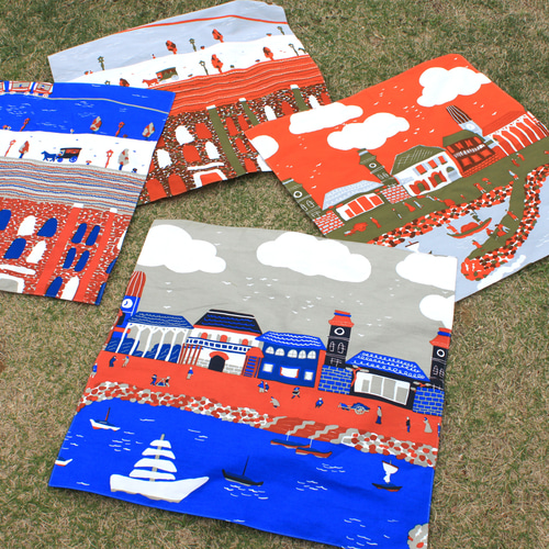 伝統120年!横浜の伝統工芸「捺染」の横浜柄バンダナ-赤とオレンジ