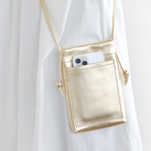数量限定》本革スマホショルダー chalk アシスタントポーチにもなる
