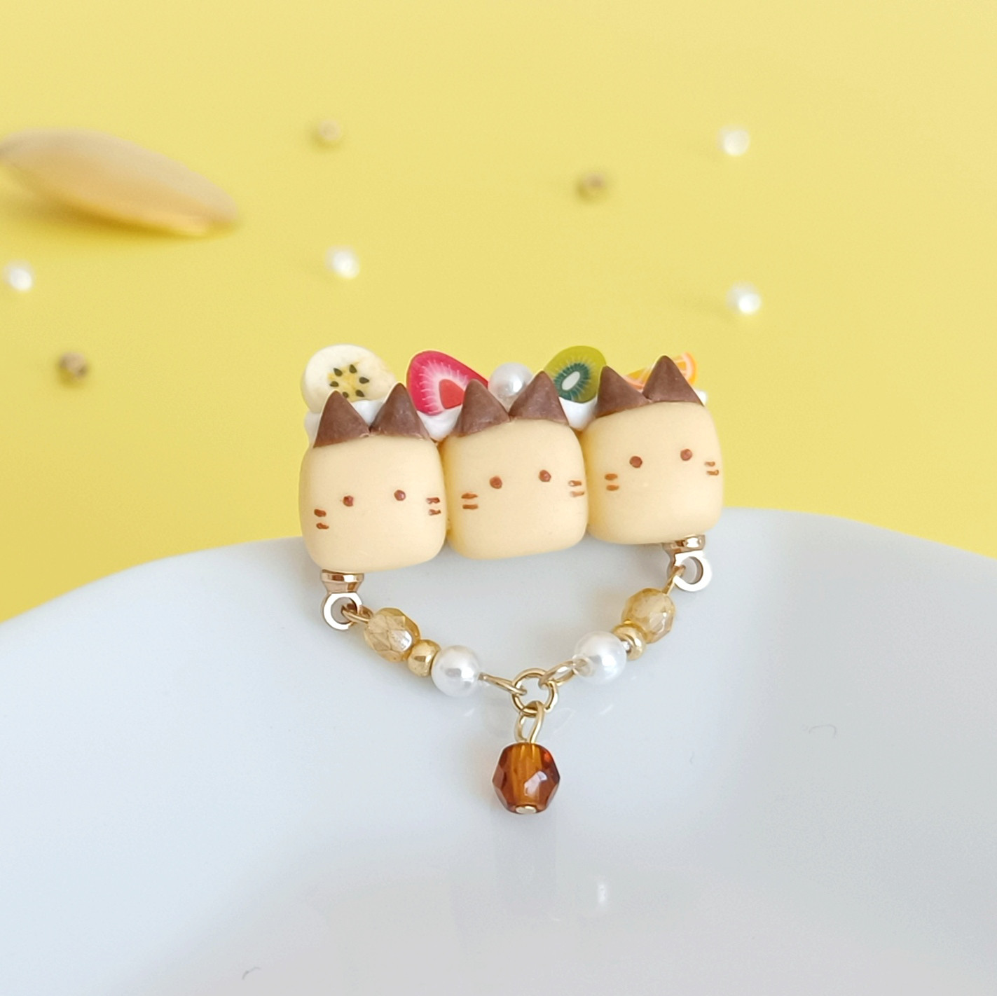 プリンアラモードなネコキューブブローチ .猫ねこ