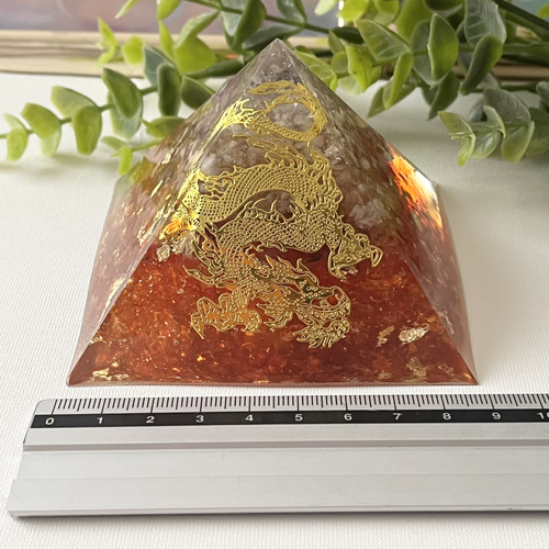 龍の黄金比ピラミッド型オルゴナイト☆金のフトマニ図☆カーネリアン