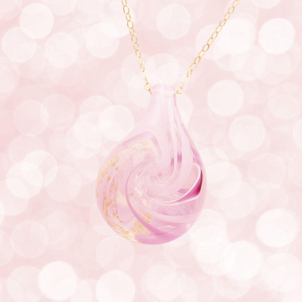 【Crystal】 ドロップペンダント 「Sakura - 優」（金箔入り）