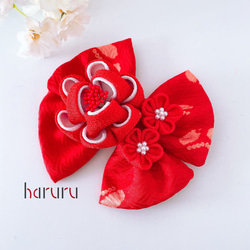 つまみ細工の髪飾り【大きなリボンと大きなつまみ細工 朱赤】成人式