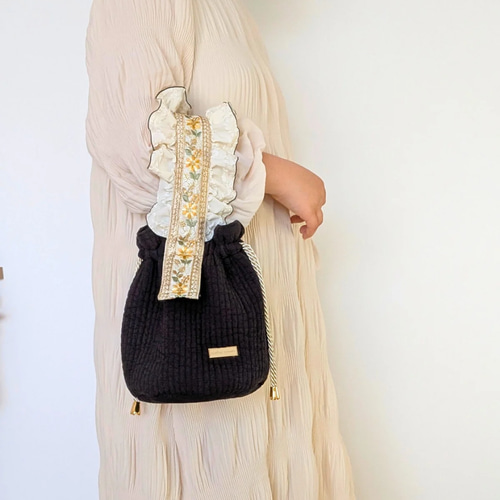 atelier monami 盛りハンドルバッグ フリルが可愛いヌビとインド刺繍