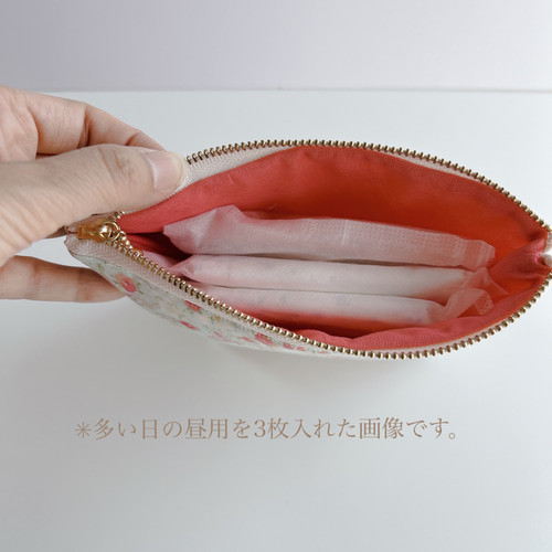 フワッとキルト芯入 サニタリーにオススメ‼️ 16cmファスナーポーチ