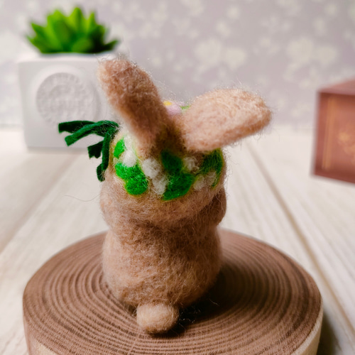 ハンドメイド 羊毛フェルト かわいいウサギ 花冠付き 【公式通販】