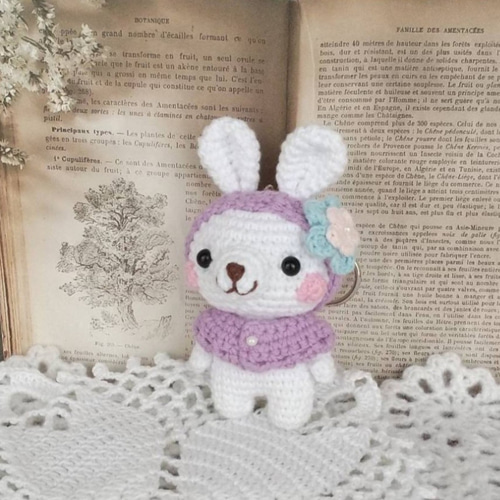 おしゃれした♥白うさぎさん＊編みぐるみキーホルダー＊ターバン