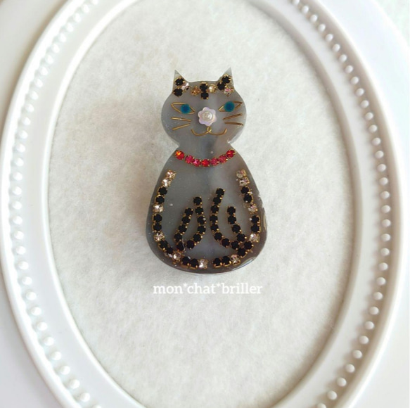 グレーキャット ネコ ブローチ ⑨ 素敵な逸品 （オリジナル一点物 