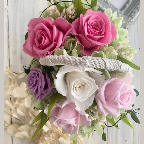 花かごにそっと想いをのせて＊優しい彩りのプリザーブドフラワーバスケット｜母の日・贈り物に