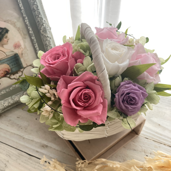 花かごにそっと想いをのせて＊優しい彩りのプリザーブドフラワーバスケット｜母の日・贈り物に