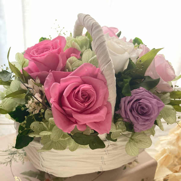 花かごにそっと想いをのせて＊優しい彩りのプリザーブドフラワーバスケット｜母の日・贈り物に
