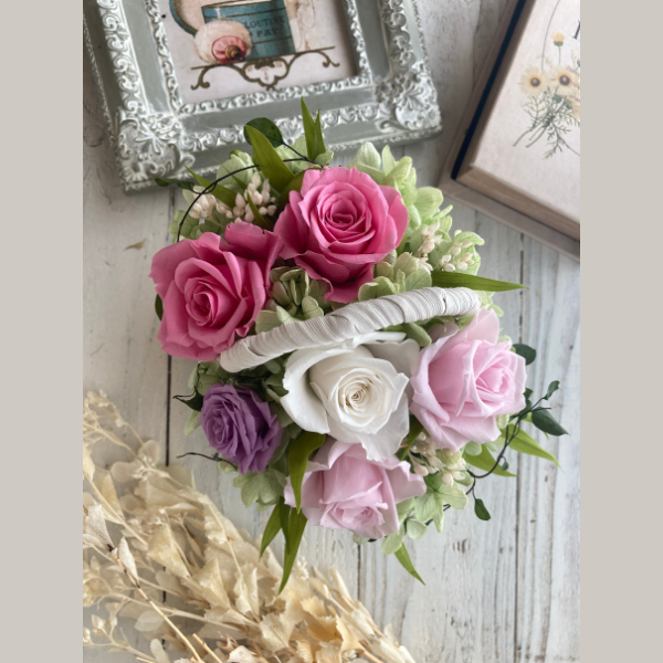 花かごにそっと想いをのせて＊優しい彩りのプリザーブドフラワーバスケット｜母の日・贈り物に