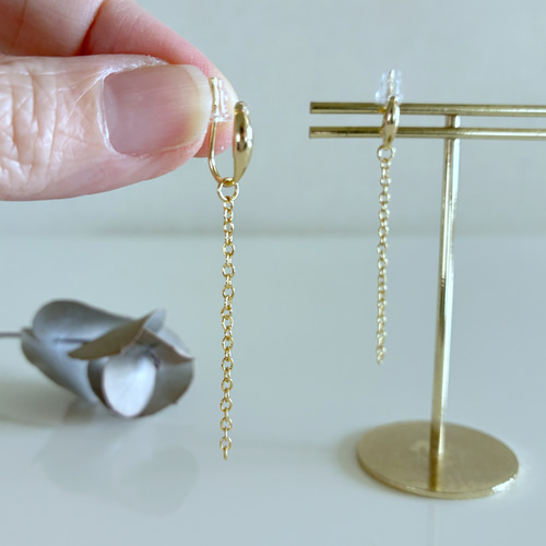 14kgf 痛くないイヤリング❦揺れるロングチェーン シンプル ゴールド