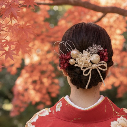 「永遠の華やぎ」深紅紫陽花とホワイトゴールド髪飾り 卒業式 成人式 結婚式 振袖 着物 留袖 和装 晴れ着 色打掛