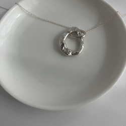一点もの。溶かした　silver950 サークルモチーフ　ネックレス　ご褒美　シルバー　シンプルネックレス　ギフト 6枚目の画像