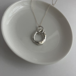 一点もの。溶かした　silver950 サークルモチーフ　ネックレス　ご褒美　シルバー　シンプルネックレス　ギフト 13枚目の画像