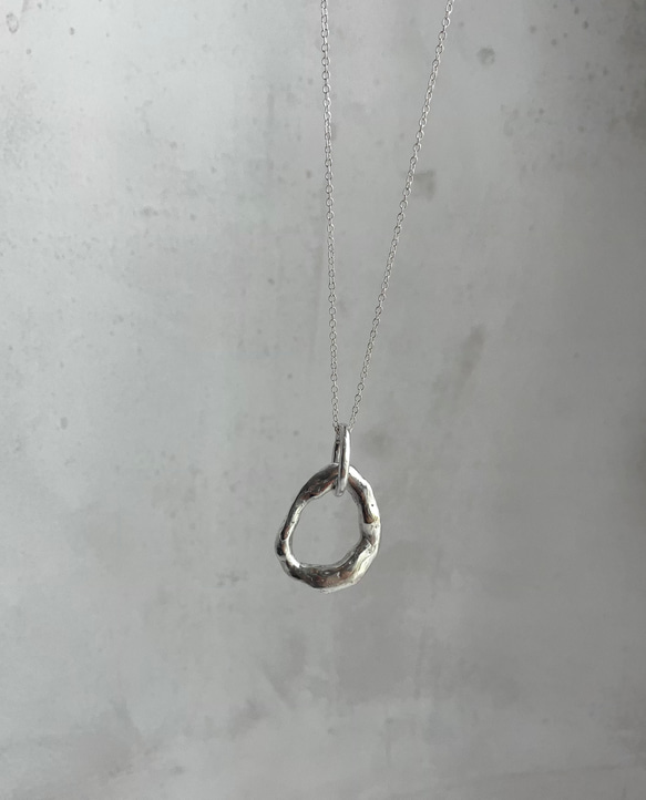 一点もの。溶かした　silver950 サークルモチーフ　ネックレス　ご褒美　シルバー　シンプルネックレス　ギフト 4枚目の画像