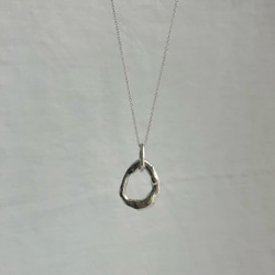 一点もの。溶かした　silver950 サークルモチーフ　ネックレス　ご褒美　シルバー　シンプルネックレス　ギフト 2枚目の画像