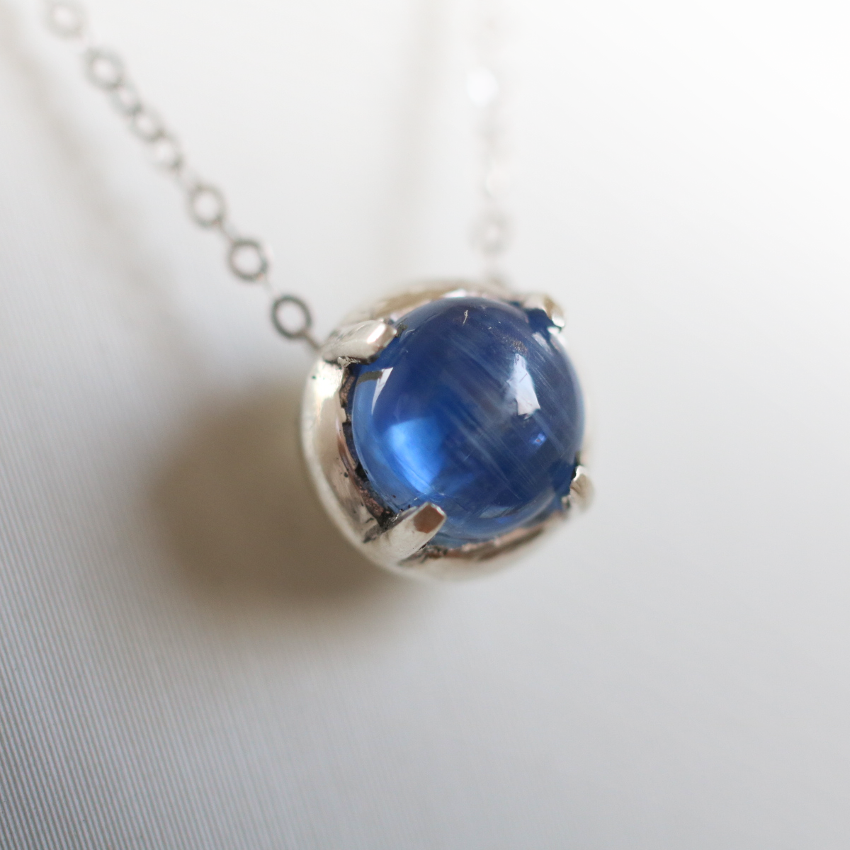 （Siver925）カイヤナイトの2wayスフィア・ネックレス（6mm・50cm）