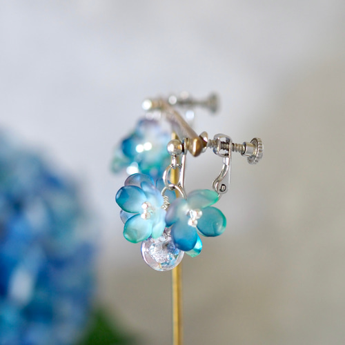 紫陽花 水彩画フラワーピアス/イヤリング あじさい ブルー サージカル