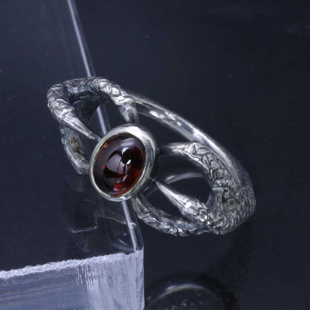 指輪 メンズ : 龍 手 リング シルバー 天然石付 18～28号 竜  ドラゴン 和柄 ピンキーリング R-214