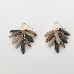 【No.184】夜のお散歩が好きな馬　サージカルステンレス使用　イヤリングにも対応　ピアス　チェコビーズ 3枚目の画像