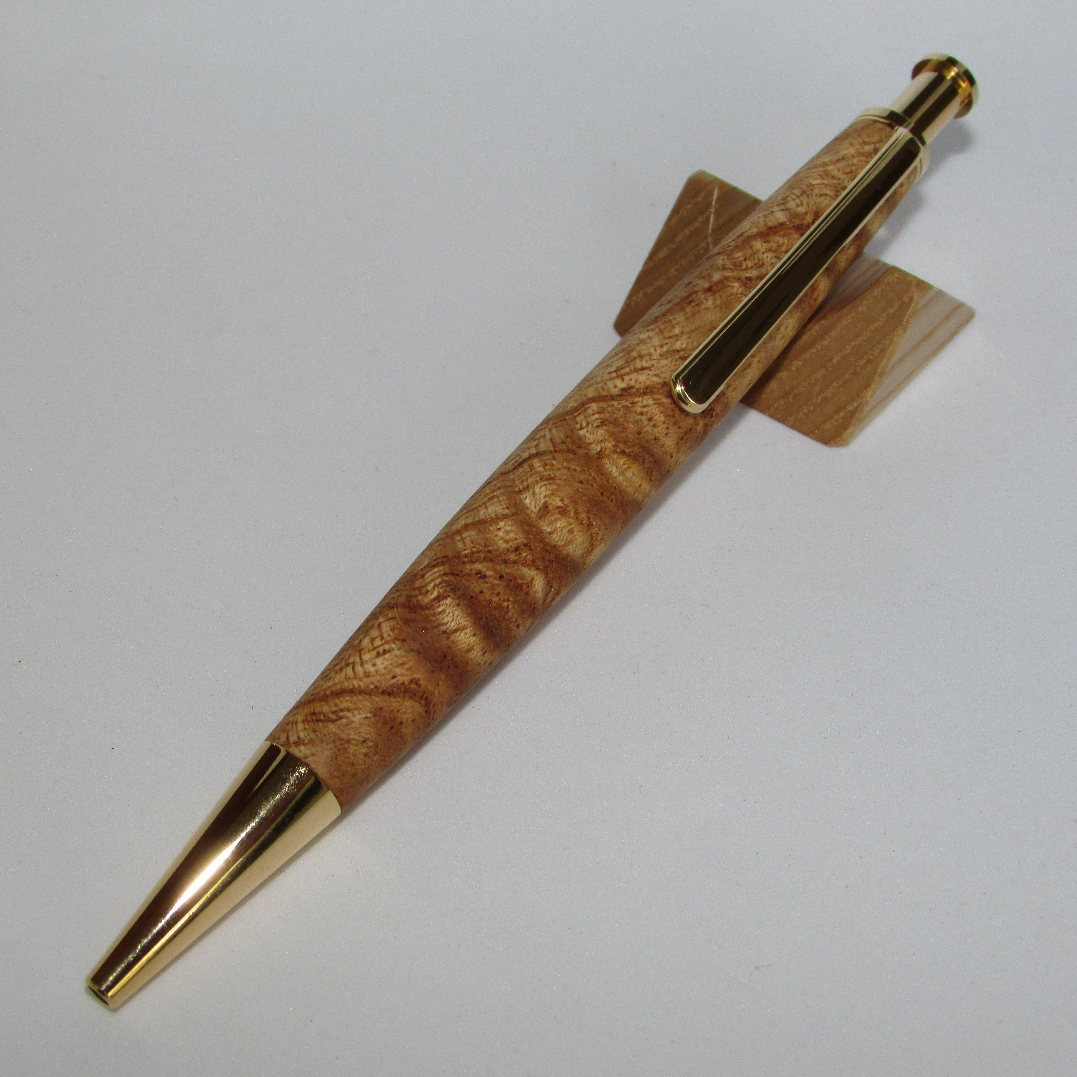 木軸ボールペン　　栴檀(センダン)　[木 GLOW PEN]