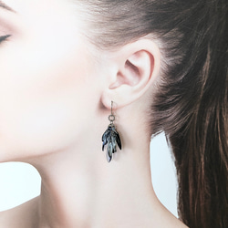 【No.16】凍てつく夜明け前  サージカルステンレス使用　イヤリングにも対応　ピアス　チェコビーズ 1枚目の画像