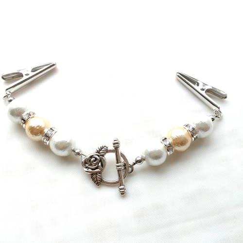 マンテルストールクリップ コットンパールのカーディガン留め コート