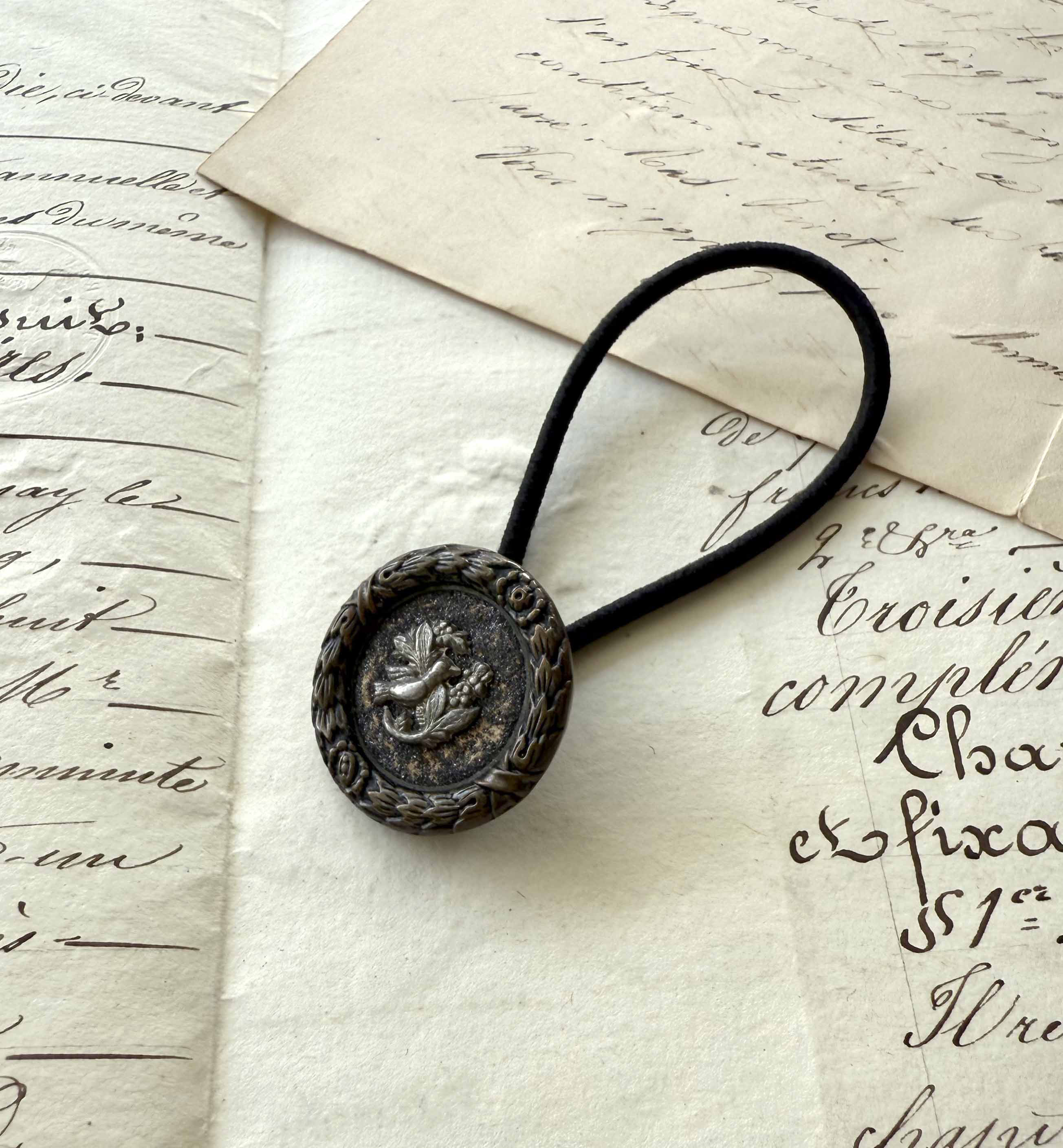 アンティークボタンヘアゴム／鳥と花ボタン（AB-072）