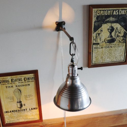 USAヴィンテージインダストリアルブラケットライト｜アルミ製山型