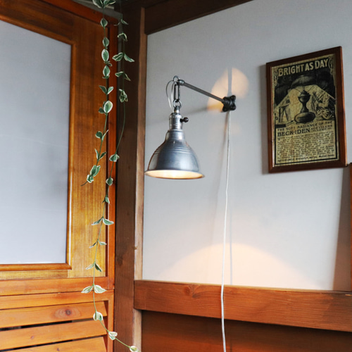 USAヴィンテージインダストリアルブラケットライト｜アルミ製山型