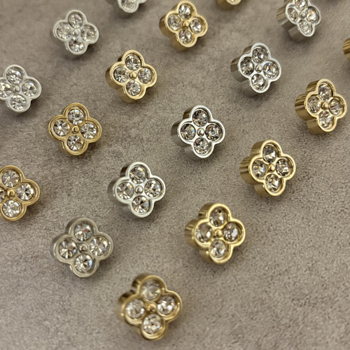 Flowerーフラワー(シルバー) ピアス（スタッド・一粒） Ciascuno 通販