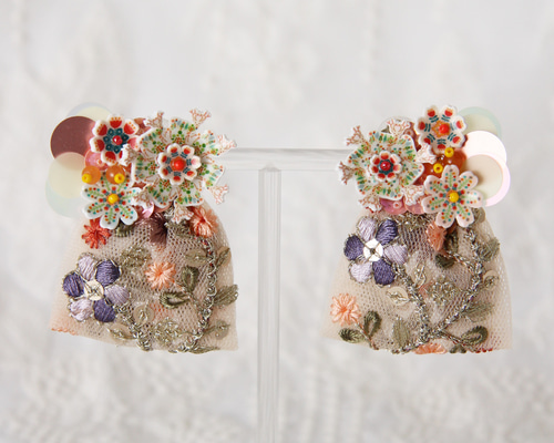 森ガールなトリックピアス／イヤリング 鹿がお花に!? 個性的で面白い