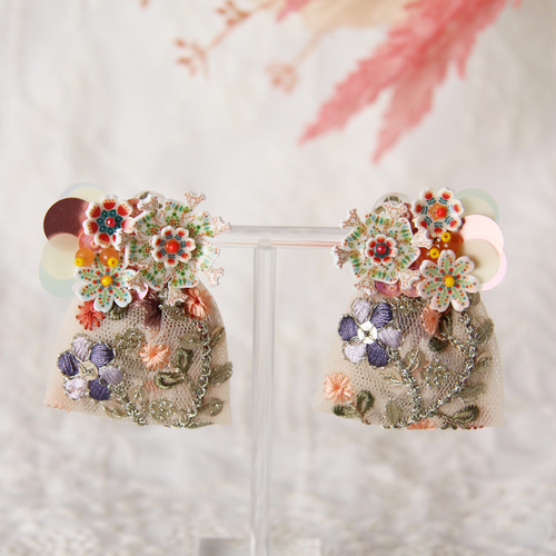 森ガールなトリックピアス／イヤリング 鹿がお花に!? 個性的で面白い