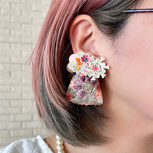 森ガールなトリックピアス／イヤリング 鹿がお花に!? 個性的で面白い