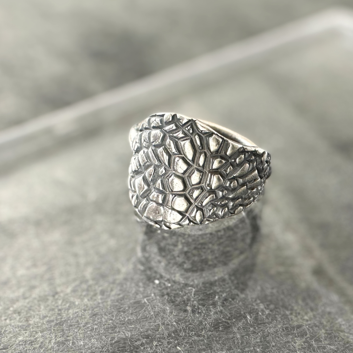 ピンキーリング 指輪 シルバー レディース 太め ごつめ いぶし シンプル 2号 3号 4号 5号 P0027/型押し