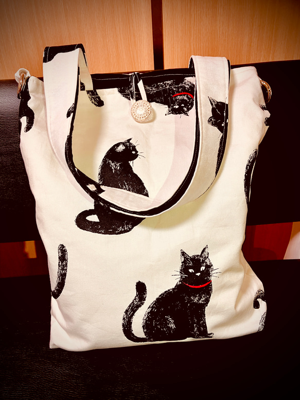 可愛い黒猫ちゃんのトートバッグとポーチセット。バック猫柄・エコ 