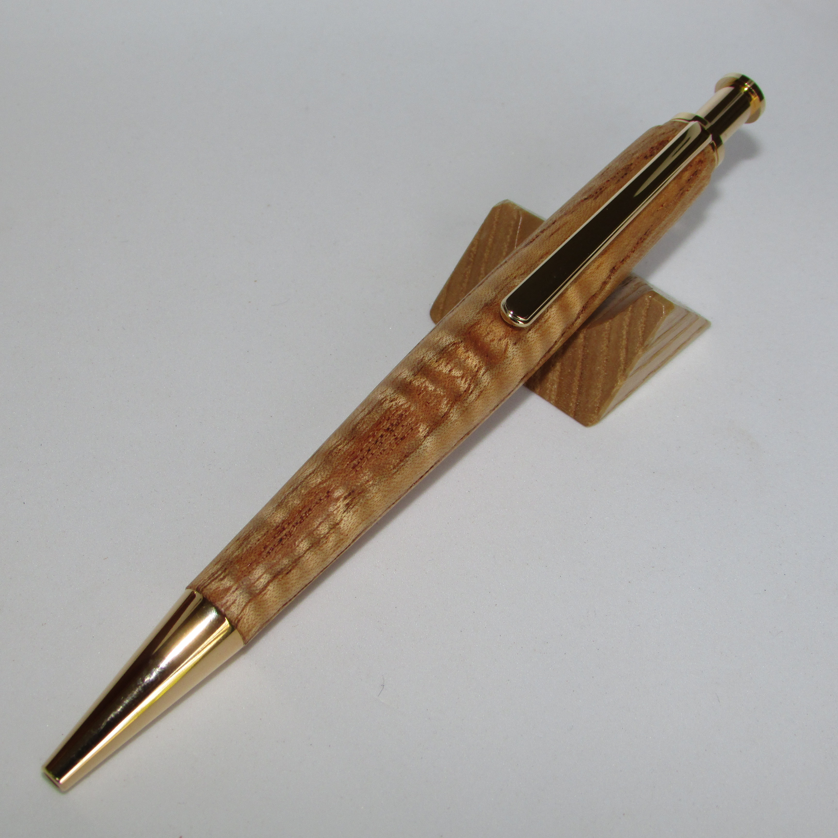 木軸ボールペン　　栴檀(センダン)　[木 GLOW PEN]