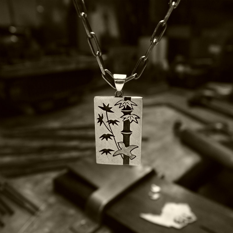 【竹に雀】ペンダントネックレス/和柄オーバーレイシルバー　雑誌掲載商品