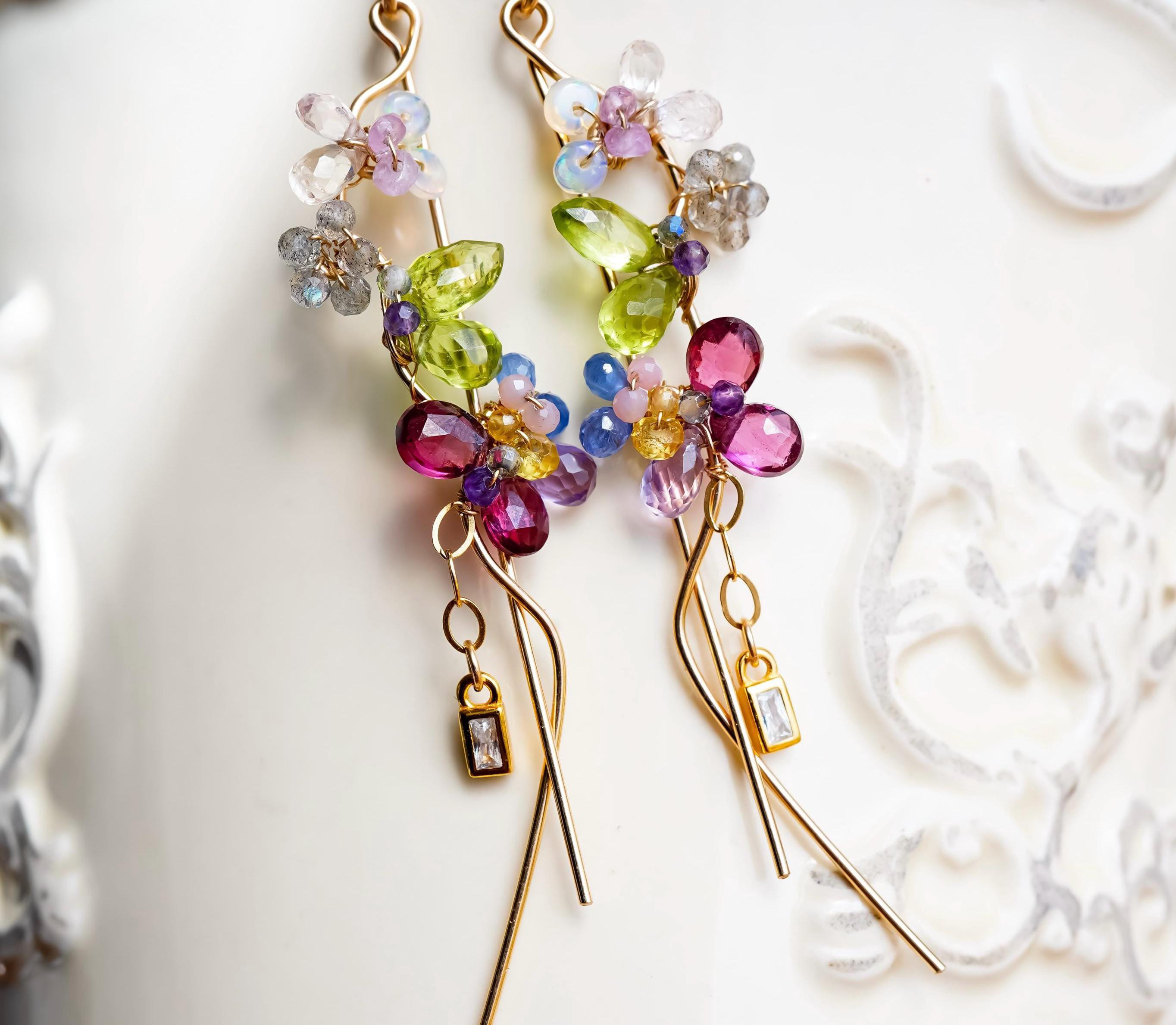 咲く花々のピアス／天然石／繊細ワイヤーラッピング／自然モチーフ　14Kgf