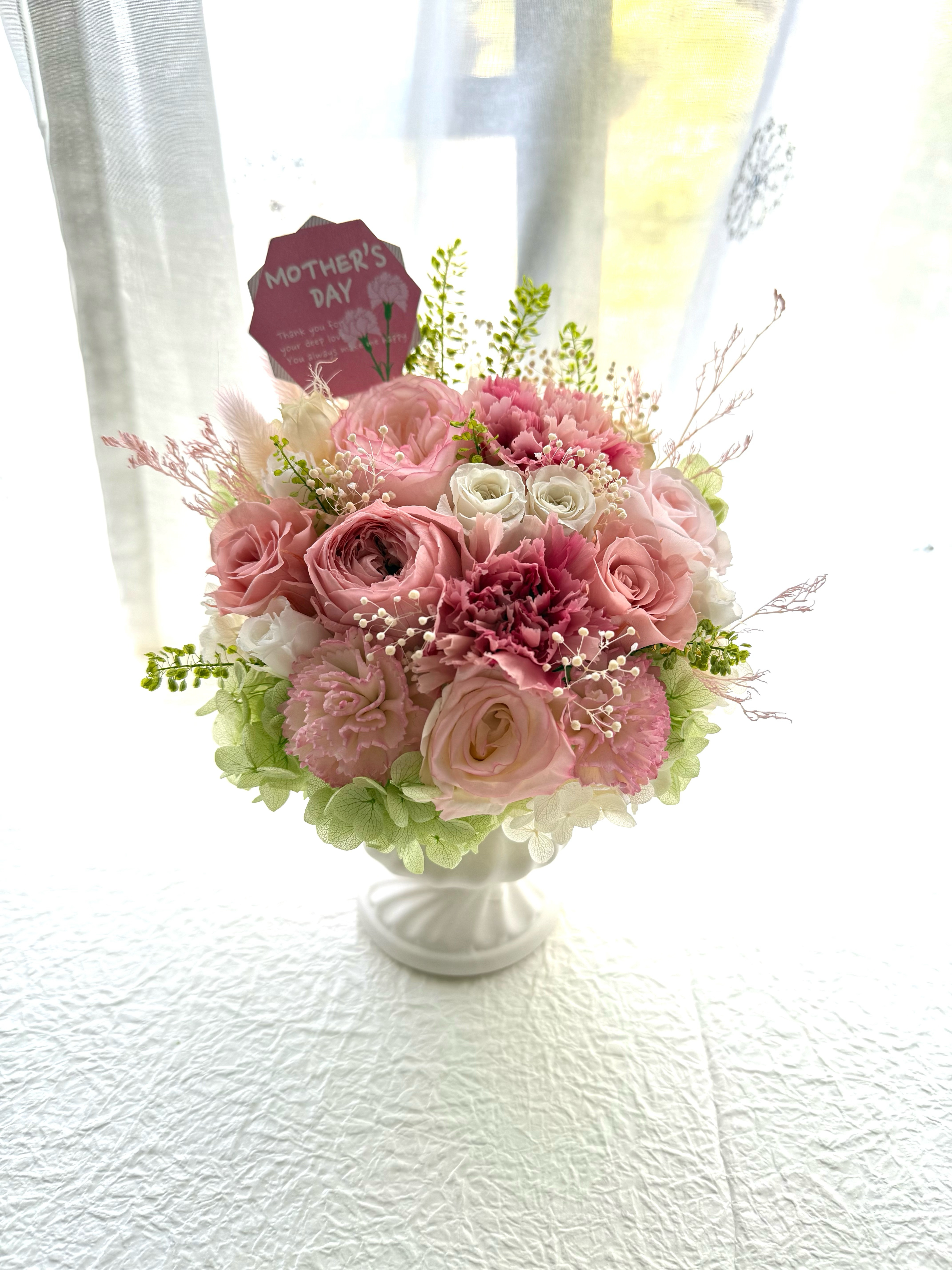 新作プリザーブドフラワー カーネーションバラピンクグラデーションアレンジ 母の日ギフト 結婚新築開店出産還暦祝い 誕生日