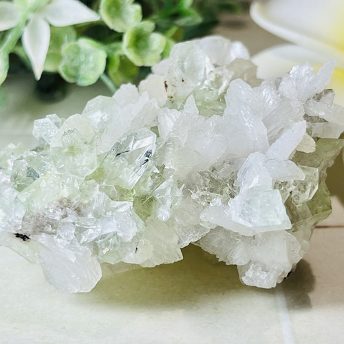 天使の水晶✨ レインボー グリーンアポフィライト 原石 ラフストーン  