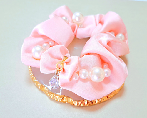 メグえもん様 可愛いピンク ハーフ シュシュ☆ビーズ ヘアゴム☆ハンドメイド メグえもん様 ピンク×紫 ハーフ シュシュビーズ ヘアゴム