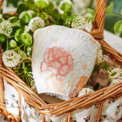 星花川】手描き釉下彩手持ちカップ、浮き彫り万華デザイン——優雅に