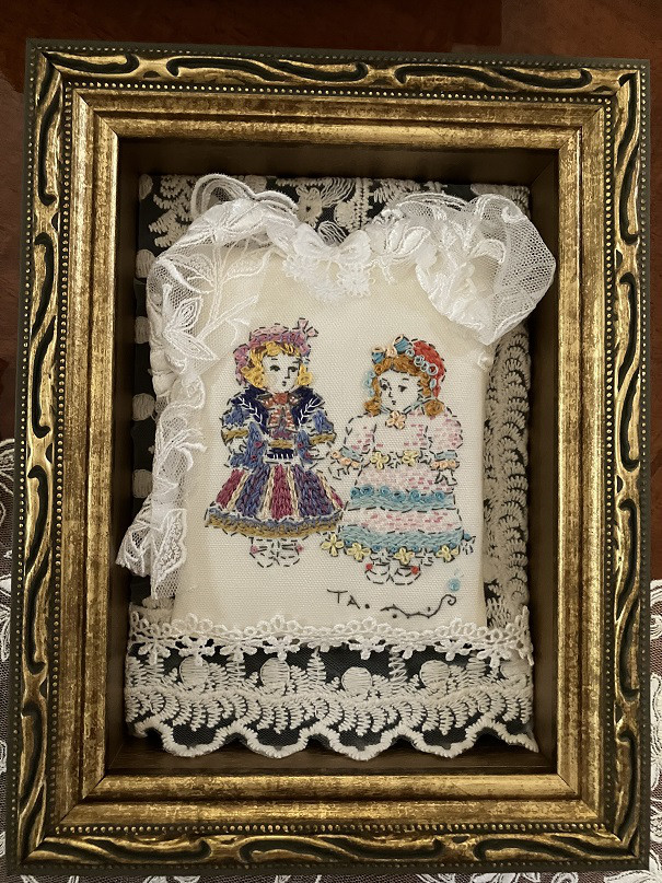ターコのドール刺繍 額入り作品「ドール刺繍 縞模様スカート